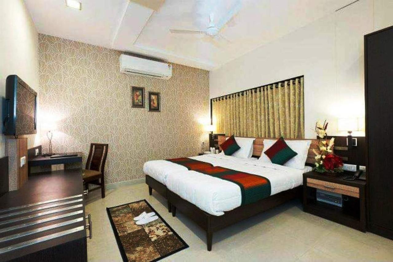 Hotel Siddharth Palace Джайпур Екстериор снимка